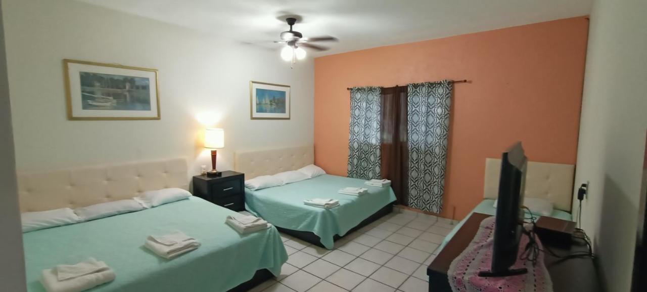 Hotel La Estancia Rio Verde Bagian luar foto